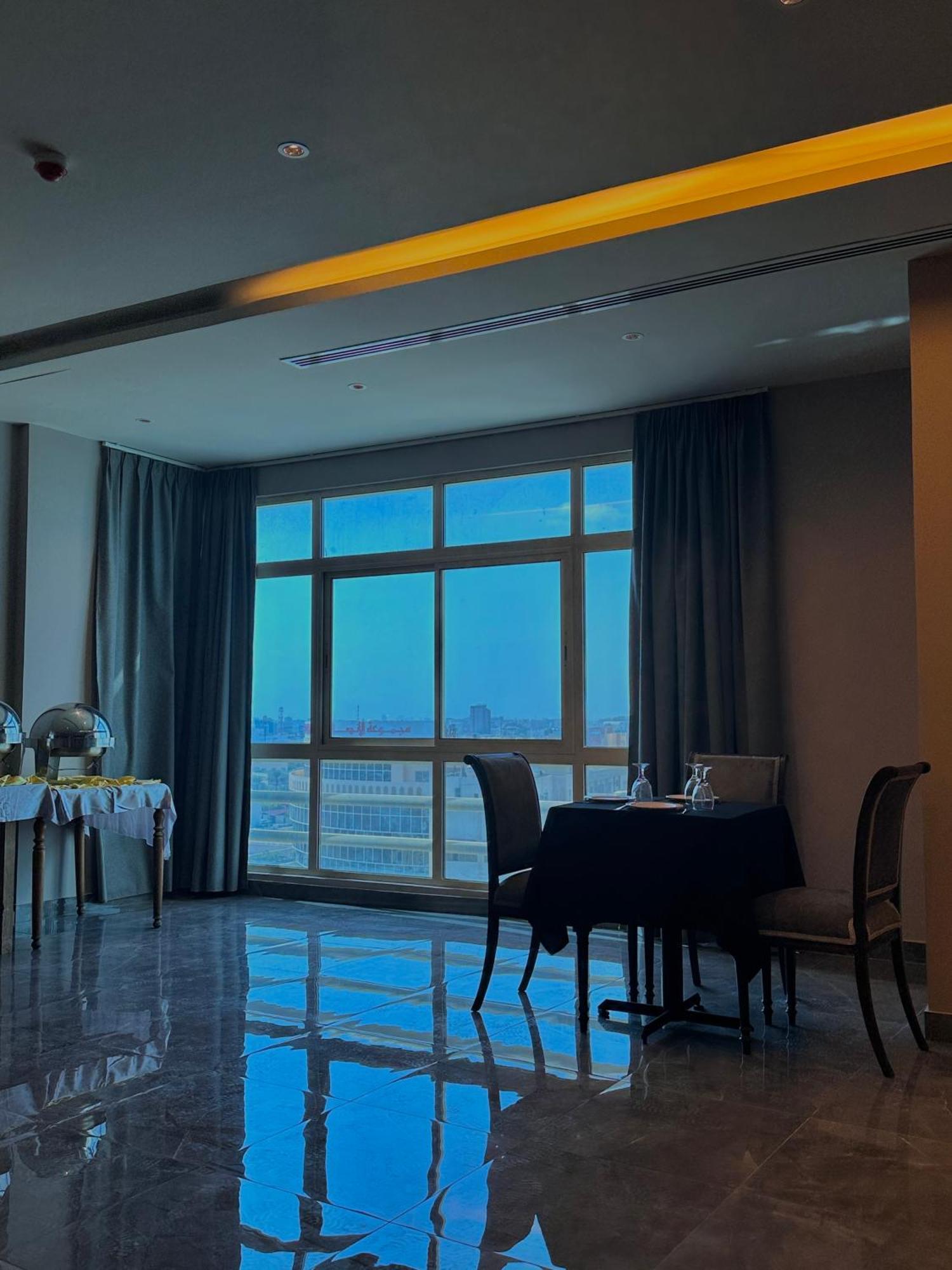 Mirador Hotel Al-Manamah Bagian luar foto