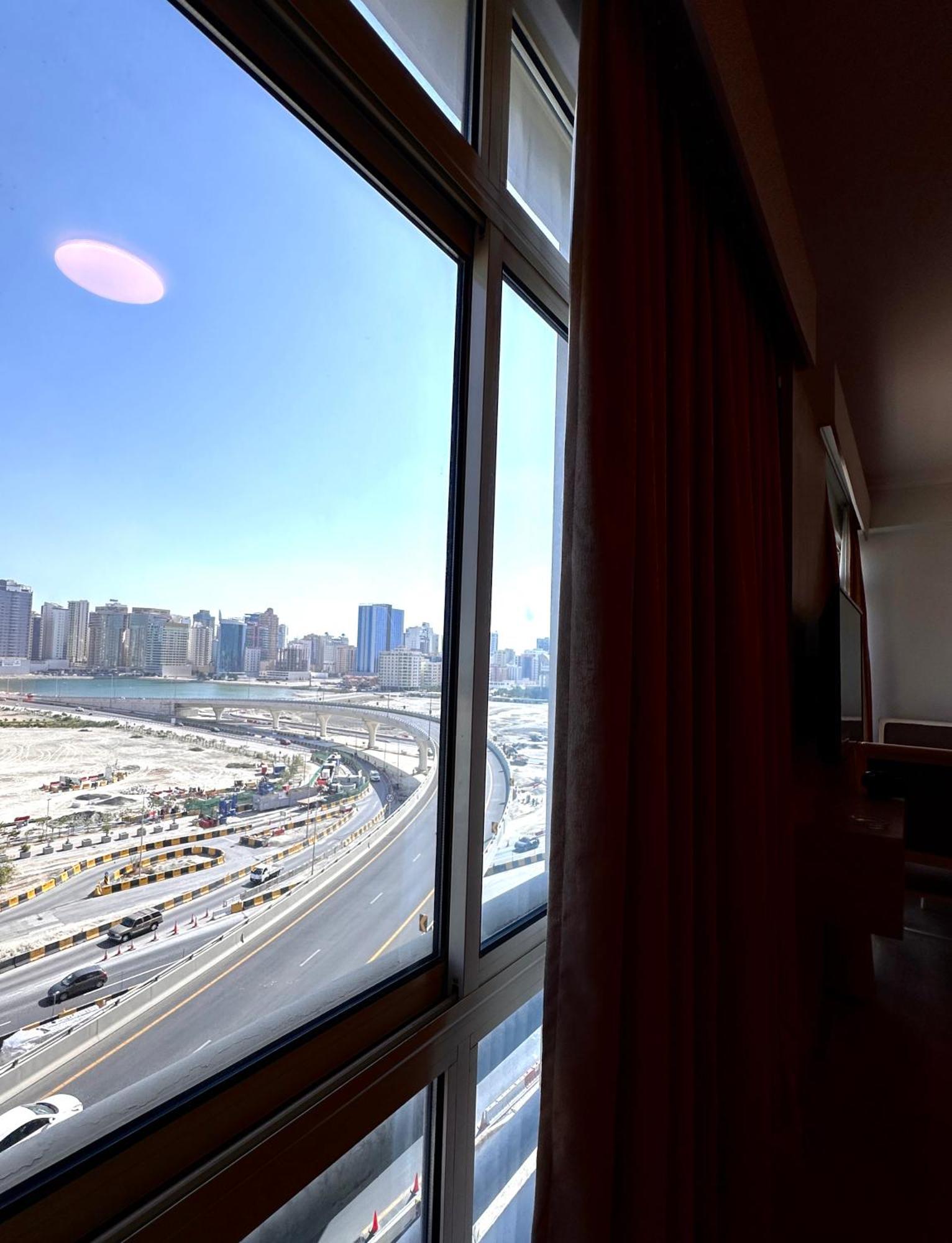 Mirador Hotel Al-Manamah Bagian luar foto